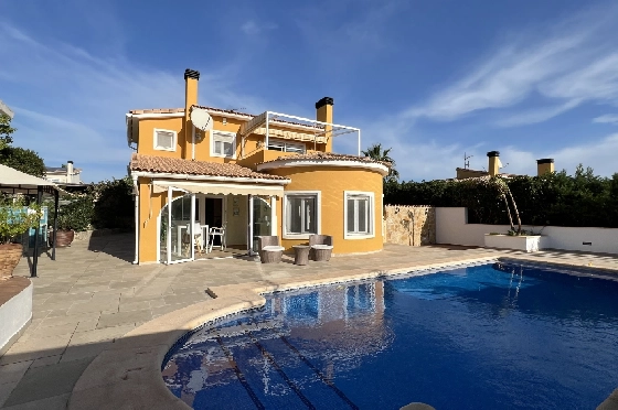 Villa in Gata de Gorgos(Monte Pedreguer) zur Ferienvermietung, Zona de estar 180 m², Baujahr 2006, + Ofen, Klimaanlage, Terreno 600 m², 3 Schlafzimmer, 3 Badezimmer, Pool, ref.: T-0624-28