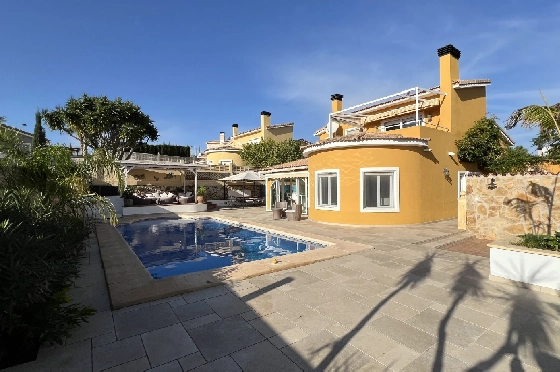 Villa in Gata de Gorgos(Monte Pedreguer) zur Ferienvermietung, Zona de estar 180 m², Baujahr 2006, + Ofen, Klimaanlage, Terreno 600 m², 3 Schlafzimmer, 3 Badezimmer, Pool, ref.: T-0624-29