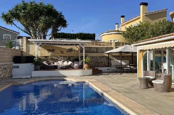 Villa in Gata de Gorgos(Monte Pedreguer) zur Ferienvermietung, Zona de estar 180 m², Baujahr 2006, + Ofen, Klimaanlage, Terreno 600 m², 3 Schlafzimmer, 3 Badezimmer, Pool, ref.: T-0624-30