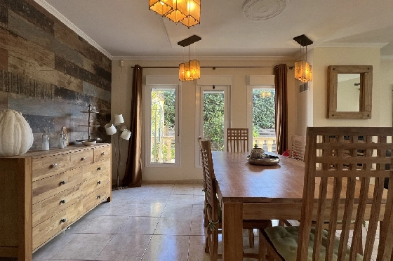 Villa in Gata de Gorgos(Monte Pedreguer) zur Ferienvermietung, Zona de estar 180 m², Baujahr 2006, + Ofen, Klimaanlage, Terreno 600 m², 3 Schlafzimmer, 3 Badezimmer, Pool, ref.: T-0624-5