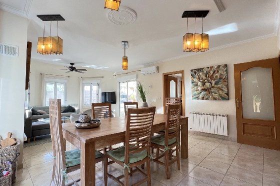 Villa in Gata de Gorgos(Monte Pedreguer) zur Ferienvermietung, Zona de estar 180 m², Baujahr 2006, + Ofen, Klimaanlage, Terreno 600 m², 3 Schlafzimmer, 3 Badezimmer, Pool, ref.: T-0624-6