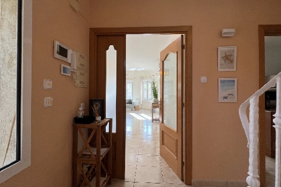 Villa in Gata de Gorgos(Monte Pedreguer) zur Ferienvermietung, Zona de estar 180 m², Baujahr 2006, + Ofen, Klimaanlage, Terreno 600 m², 3 Schlafzimmer, 3 Badezimmer, Pool, ref.: T-0624-9
