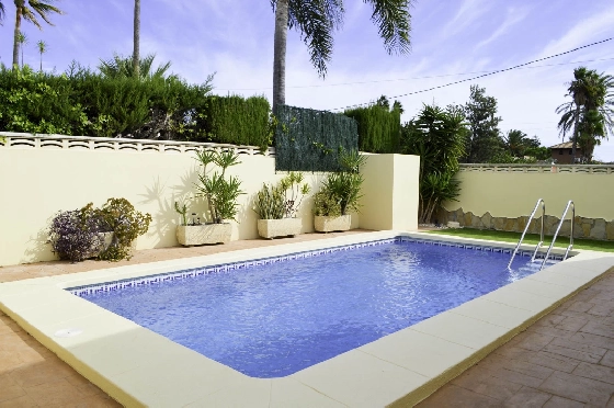 Villa in Denia zu verkaufen, Zona de estar 121 m², Klimaanlage, Terreno 623 m², 4 Schlafzimmer, 2 Badezimmer, Pool, ref.: CO-C25935-2