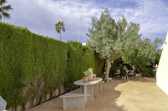 Villa in Denia zu verkaufen, Zona de estar 121 m², Klimaanlage, Terreno 623 m², 4 Schlafzimmer, 2 Badezimmer, Pool, ref.: CO-C25935-34