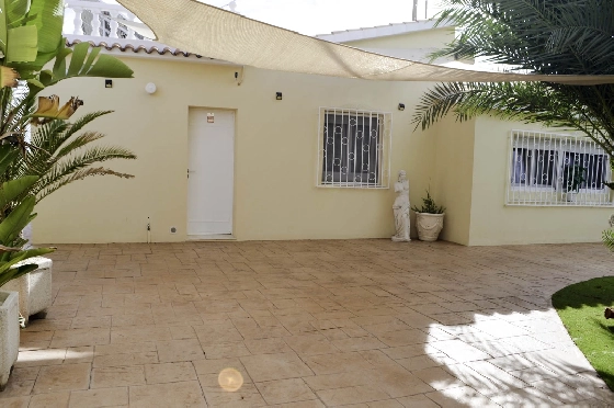 Villa in Denia zu verkaufen, Zona de estar 121 m², Klimaanlage, Terreno 623 m², 4 Schlafzimmer, 2 Badezimmer, Pool, ref.: CO-C25935-43