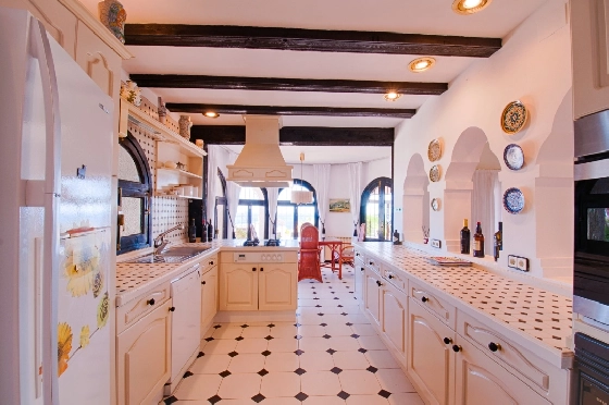 Villa in Moraira zu verkaufen, Zona de estar 300 m², Baujahr 1984, Klimaanlage, Terreno 1615 m², 3 Schlafzimmer, 2 Badezimmer, Pool, ref.: AM-12279DA-34