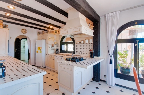 Villa in Moraira zu verkaufen, Zona de estar 300 m², Baujahr 1984, Klimaanlage, Terreno 1615 m², 3 Schlafzimmer, 2 Badezimmer, Pool, ref.: AM-12279DA-38