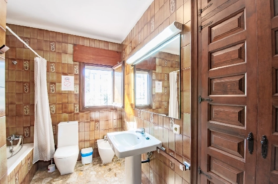 Villa in Benissa(La Fustera) zu verkaufen, Zona de estar 312 m², Baujahr 1978, Klimaanlage, Terreno 2669 m², 6 Schlafzimmer, 2 Badezimmer, Pool, ref.: AM-12452DA-40