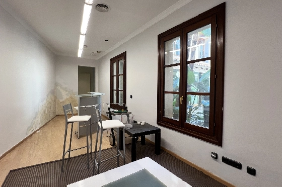 Stadthaus in Pego(Innenstadt) zu verkaufen, Zona de estar 690 m², Baujahr 1930, Zustand gepflegt, + Zentralheizung, Klimaanlage, Terreno 305 m², 6 Schlafzimmer, 5 Badezimmer, ref.: AS-1325-17