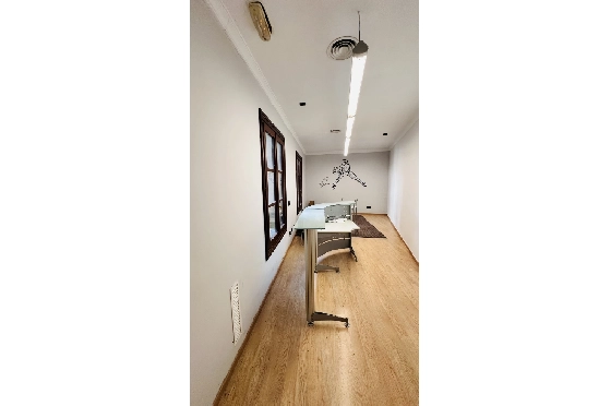 Stadthaus in Pego(Innenstadt) zu verkaufen, Zona de estar 690 m², Baujahr 1930, Zustand gepflegt, + Zentralheizung, Klimaanlage, Terreno 305 m², 6 Schlafzimmer, 5 Badezimmer, ref.: AS-1325-33