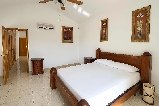 Villa in La Sella(La Sella) zu verkaufen, Zona de estar 379 m², Zustand gepflegt, + KLIMA, Klimaanlage, Terreno 1699 m², 4 Schlafzimmer, 4 Badezimmer, Pool, ref.: MG-0925-15
