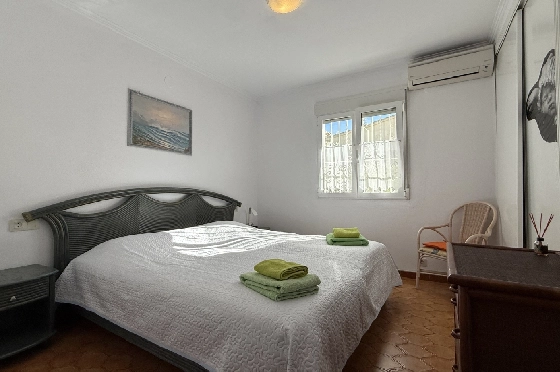 Villa in Els Poblets zur Ferienvermietung, Zona de estar 100 m², Baujahr 1983, Zustand gepflegt, + KLIMA, Klimaanlage, Terreno 353 m², 3 Schlafzimmer, 1 Badezimmer, Pool, ref.: T-0325-12