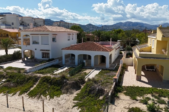 Villa in Denia zu verkaufen, Zona de estar 220 m², Baujahr 1983, Klimaanlage, Terreno 2233 m², 6 Schlafzimmer, 2 Badezimmer, Pool, ref.: O-V95814-40