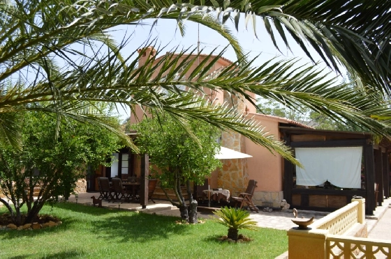 Villa in Alcalali zu verkaufen, Wohnfläche 228 m², Baujahr 1976, + Zentralheizung, Klimaanlage, Grundstück 2397 m², 4 Schlafzimmer, 3 Badezimmer, Pool, ref.: PV-141-02016P-50