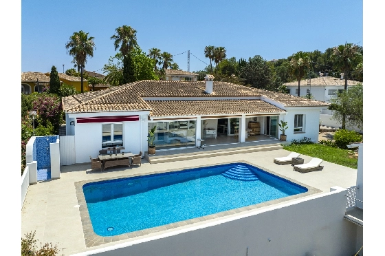 Villa in Denia zu verkaufen, Zona de estar 324 m², Baujahr 1993, Zustand modernisiert, + Fussbodenheizung, Klimaanlage, Terreno 1888 m², 4 Schlafzimmer, 2 Badezimmer, Pool, ref.: BC-7771-1