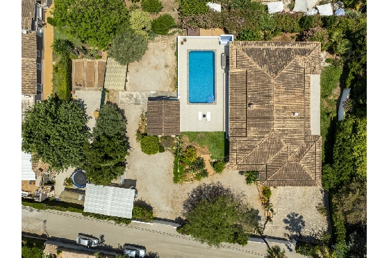 Villa in Denia zu verkaufen, Zona de estar 324 m², Baujahr 1993, Zustand modernisiert, + Fussbodenheizung, Klimaanlage, Terreno 1888 m², 4 Schlafzimmer, 2 Badezimmer, Pool, ref.: BC-7771-10