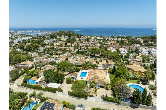 Villa in Denia zu verkaufen, Zona de estar 324 m², Baujahr 1993, Zustand modernisiert, + Fussbodenheizung, Klimaanlage, Terreno 1888 m², 4 Schlafzimmer, 2 Badezimmer, Pool, ref.: BC-7771-12