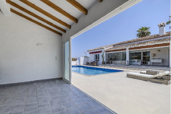 Villa in Denia zu verkaufen, Zona de estar 324 m², Baujahr 1993, Zustand modernisiert, + Fussbodenheizung, Klimaanlage, Terreno 1888 m², 4 Schlafzimmer, 2 Badezimmer, Pool, ref.: BC-7771-15
