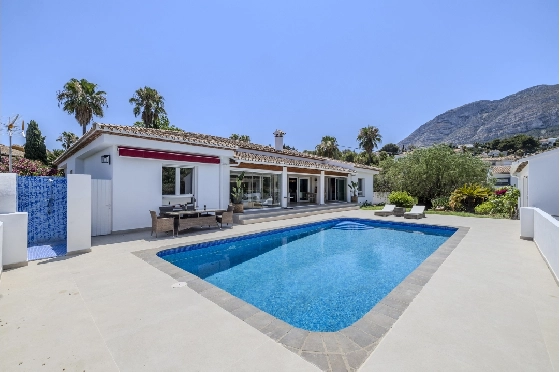 Villa in Denia zu verkaufen, Zona de estar 324 m², Baujahr 1993, Zustand modernisiert, + Fussbodenheizung, Klimaanlage, Terreno 1888 m², 4 Schlafzimmer, 2 Badezimmer, Pool, ref.: BC-7771-21