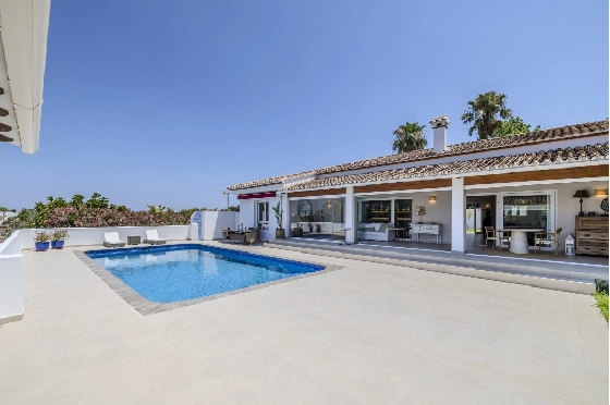 Villa in Denia zu verkaufen, Zona de estar 324 m², Baujahr 1993, Zustand modernisiert, + Fussbodenheizung, Klimaanlage, Terreno 1888 m², 4 Schlafzimmer, 2 Badezimmer, Pool, ref.: BC-7771-3