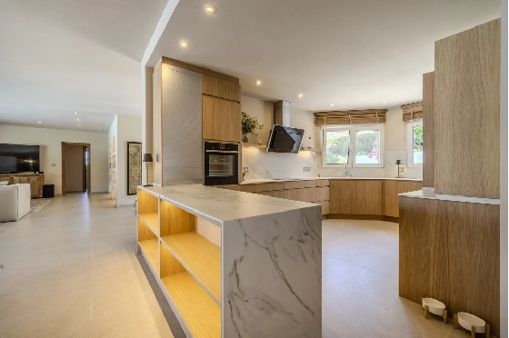 Villa in Denia zu verkaufen, Zona de estar 324 m², Baujahr 1993, Zustand modernisiert, + Fussbodenheizung, Klimaanlage, Terreno 1888 m², 4 Schlafzimmer, 2 Badezimmer, Pool, ref.: BC-7771-38