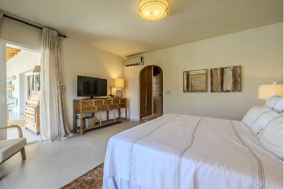 Villa in Denia zu verkaufen, Zona de estar 324 m², Baujahr 1993, Zustand modernisiert, + Fussbodenheizung, Klimaanlage, Terreno 1888 m², 4 Schlafzimmer, 2 Badezimmer, Pool, ref.: BC-7771-45