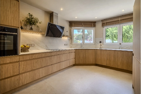 Villa in Denia zu verkaufen, Zona de estar 324 m², Baujahr 1993, Zustand modernisiert, + Fussbodenheizung, Klimaanlage, Terreno 1888 m², 4 Schlafzimmer, 2 Badezimmer, Pool, ref.: BC-7771-49
