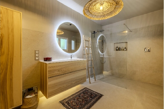 Villa in Denia zu verkaufen, Zona de estar 324 m², Baujahr 1993, Zustand modernisiert, + Fussbodenheizung, Klimaanlage, Terreno 1888 m², 4 Schlafzimmer, 2 Badezimmer, Pool, ref.: BC-7771-56