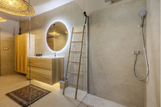 Villa in Denia zu verkaufen, Zona de estar 324 m², Baujahr 1993, Zustand modernisiert, + Fussbodenheizung, Klimaanlage, Terreno 1888 m², 4 Schlafzimmer, 2 Badezimmer, Pool, ref.: BC-7771-57