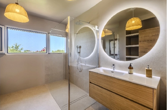 Villa in Denia zu verkaufen, Zona de estar 324 m², Baujahr 1993, Zustand modernisiert, + Fussbodenheizung, Klimaanlage, Terreno 1888 m², 4 Schlafzimmer, 2 Badezimmer, Pool, ref.: BC-7771-59