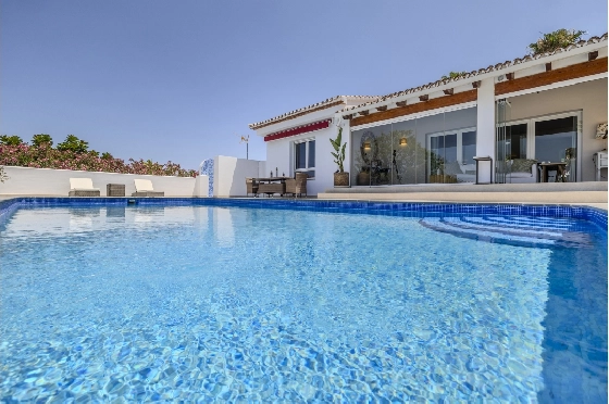 Villa in Denia zu verkaufen, Zona de estar 324 m², Baujahr 1993, Zustand modernisiert, + Fussbodenheizung, Klimaanlage, Terreno 1888 m², 4 Schlafzimmer, 2 Badezimmer, Pool, ref.: BC-7771-6
