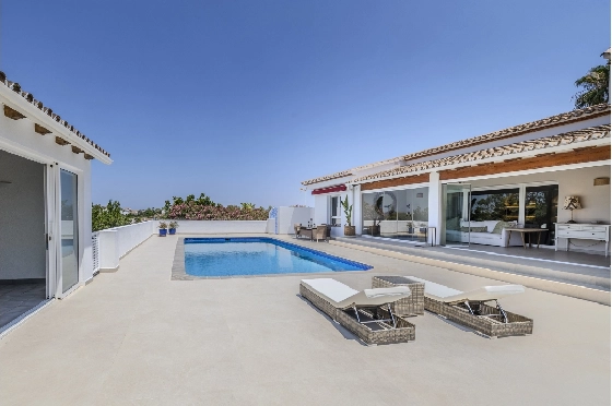 Villa in Denia zu verkaufen, Zona de estar 324 m², Baujahr 1993, Zustand modernisiert, + Fussbodenheizung, Klimaanlage, Terreno 1888 m², 4 Schlafzimmer, 2 Badezimmer, Pool, ref.: BC-7771-7