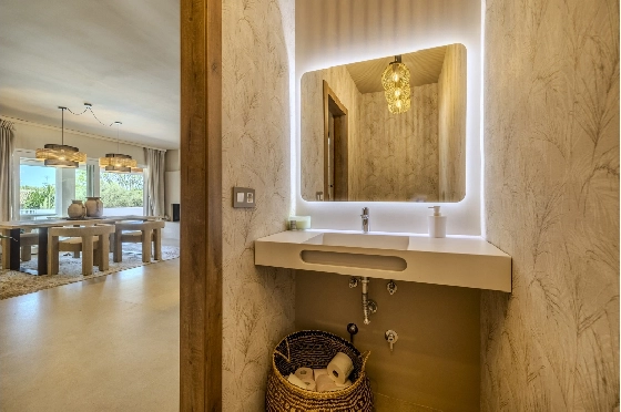 Villa in Denia zu verkaufen, Zona de estar 324 m², Baujahr 1993, Zustand modernisiert, + Fussbodenheizung, Klimaanlage, Terreno 1888 m², 4 Schlafzimmer, 2 Badezimmer, Pool, ref.: BC-7771-70
