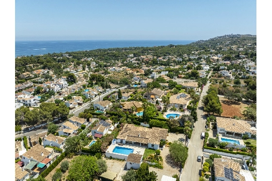 Villa in Denia zu verkaufen, Zona de estar 324 m², Baujahr 1993, Zustand modernisiert, + Fussbodenheizung, Klimaanlage, Terreno 1888 m², 4 Schlafzimmer, 2 Badezimmer, Pool, ref.: BC-7771-9