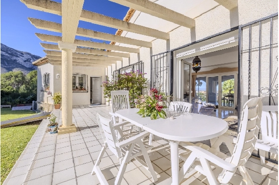 Villa in Denia zu verkaufen, Zona de estar 267 m², Baujahr 1993, Zustand gepflegt, + Zentralheizung, Terreno 1085 m², 4 Schlafzimmer, 3 Badezimmer, Pool, ref.: BC-7785-15