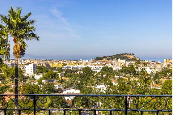 Villa in Denia zu verkaufen, Zona de estar 267 m², Baujahr 1993, Zustand gepflegt, + Zentralheizung, Terreno 1085 m², 4 Schlafzimmer, 3 Badezimmer, Pool, ref.: BC-7785-19