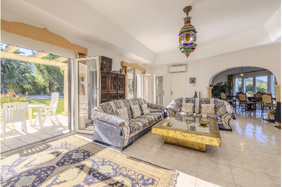 Villa in Denia zu verkaufen, Zona de estar 267 m², Baujahr 1993, Zustand gepflegt, + Zentralheizung, Terreno 1085 m², 4 Schlafzimmer, 3 Badezimmer, Pool, ref.: BC-7785-22