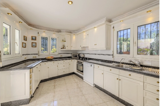 Villa in Denia zu verkaufen, Zona de estar 267 m², Baujahr 1993, Zustand gepflegt, + Zentralheizung, Terreno 1085 m², 4 Schlafzimmer, 3 Badezimmer, Pool, ref.: BC-7785-29