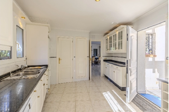 Villa in Denia zu verkaufen, Zona de estar 267 m², Baujahr 1993, Zustand gepflegt, + Zentralheizung, Terreno 1085 m², 4 Schlafzimmer, 3 Badezimmer, Pool, ref.: BC-7785-31