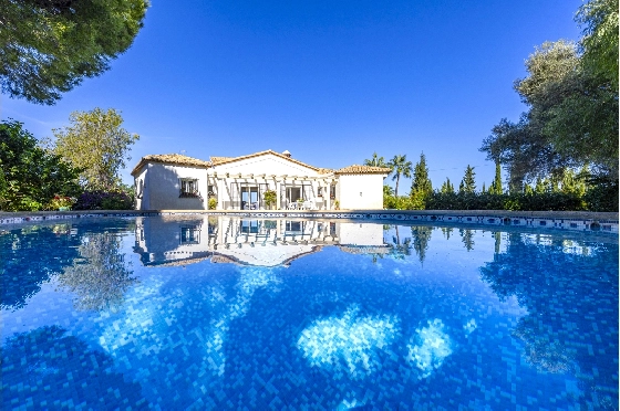 Villa in Denia zu verkaufen, Zona de estar 267 m², Baujahr 1993, Zustand gepflegt, + Zentralheizung, Terreno 1085 m², 4 Schlafzimmer, 3 Badezimmer, Pool, ref.: BC-7785-4