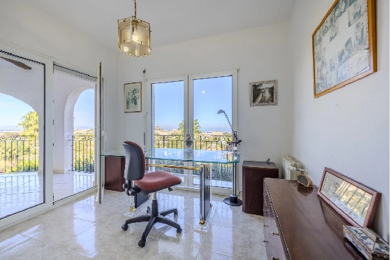Villa in Denia zu verkaufen, Zona de estar 267 m², Baujahr 1993, Zustand gepflegt, + Zentralheizung, Terreno 1085 m², 4 Schlafzimmer, 3 Badezimmer, Pool, ref.: BC-7785-40