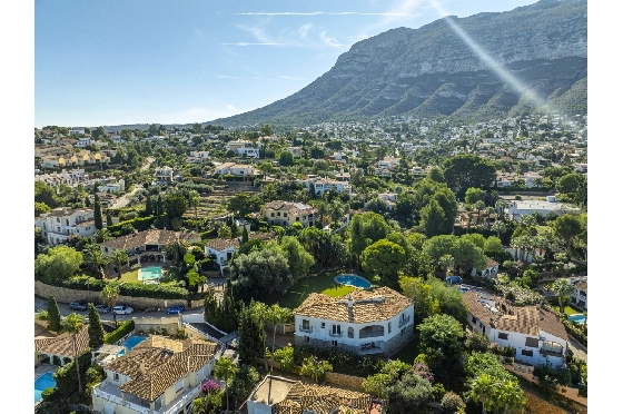 Villa in Denia zu verkaufen, Zona de estar 267 m², Baujahr 1993, Zustand gepflegt, + Zentralheizung, Terreno 1085 m², 4 Schlafzimmer, 3 Badezimmer, Pool, ref.: BC-7785-48