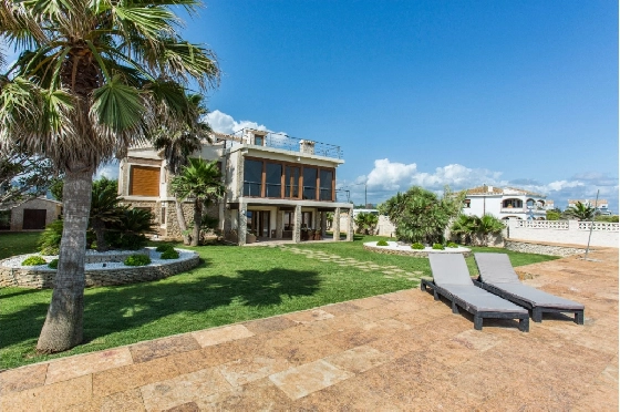 Villa in Denia zu verkaufen, Zona de estar 266 m², Klimaanlage, Terreno 1254 m², 5 Schlafzimmer, 3 Badezimmer, Pool, ref.: VI-CHA2550-18