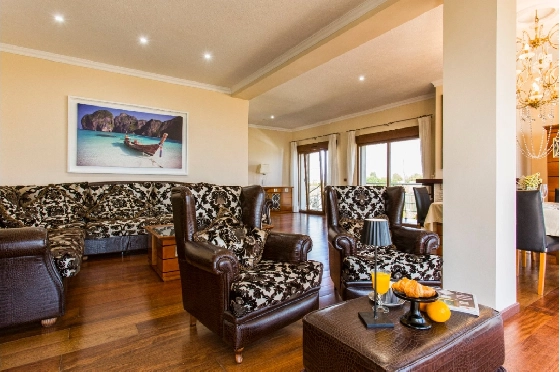 Villa in Denia zu verkaufen, Zona de estar 266 m², Klimaanlage, Terreno 1254 m², 5 Schlafzimmer, 3 Badezimmer, Pool, ref.: VI-CHA2550-24