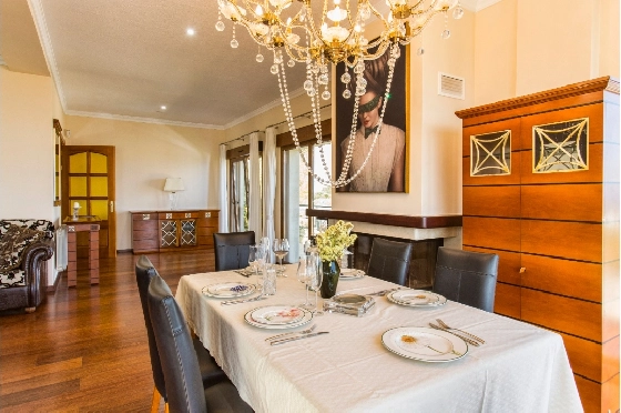 Villa in Denia zu verkaufen, Zona de estar 266 m², Klimaanlage, Terreno 1254 m², 5 Schlafzimmer, 3 Badezimmer, Pool, ref.: VI-CHA2550-27