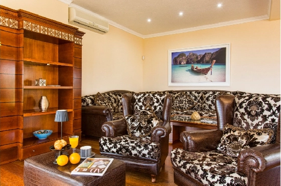 Villa in Denia zu verkaufen, Zona de estar 266 m², Klimaanlage, Terreno 1254 m², 5 Schlafzimmer, 3 Badezimmer, Pool, ref.: VI-CHA2550-28