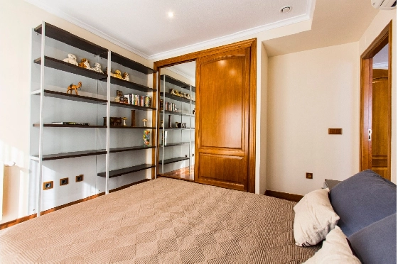 Villa in Denia zu verkaufen, Zona de estar 266 m², Klimaanlage, Terreno 1254 m², 5 Schlafzimmer, 3 Badezimmer, Pool, ref.: VI-CHA2550-30