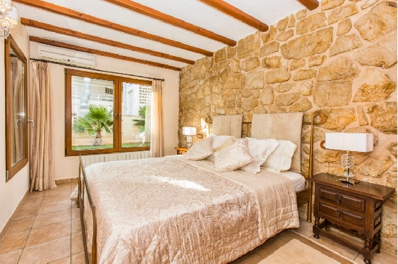 Villa in Denia zu verkaufen, Zona de estar 266 m², Klimaanlage, Terreno 1254 m², 5 Schlafzimmer, 3 Badezimmer, Pool, ref.: VI-CHA2550-31
