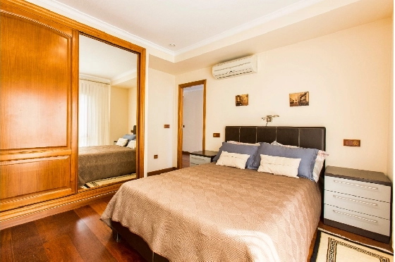Villa in Denia zu verkaufen, Zona de estar 266 m², Klimaanlage, Terreno 1254 m², 5 Schlafzimmer, 3 Badezimmer, Pool, ref.: VI-CHA2550-33