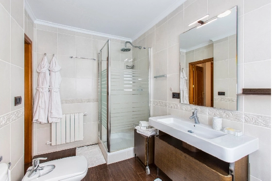 Villa in Denia zu verkaufen, Zona de estar 266 m², Klimaanlage, Terreno 1254 m², 5 Schlafzimmer, 3 Badezimmer, Pool, ref.: VI-CHA2550-36